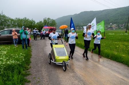 KLJUB KISLEMU VREMENU JE SLOVENSKA OLIMPIJSKA BAKLA V BOROVNICO PRINESLA OLIMPIJSKI ŽAR 22